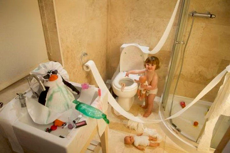 http://prohotelia.com.ua/wp-content/uploads/2015/04/kids-alone-at-hotel-room.jpg